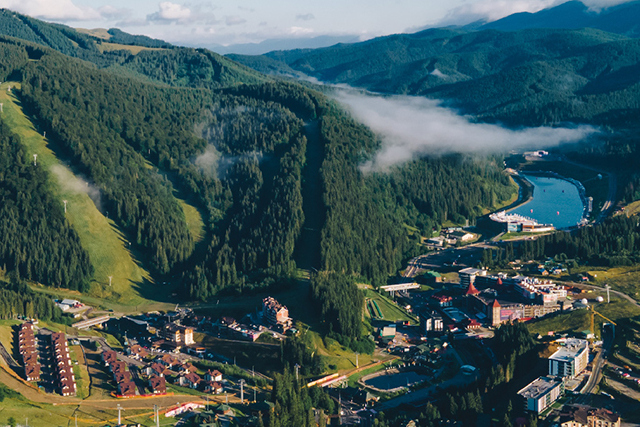 Куди поїхати в Карпати весною