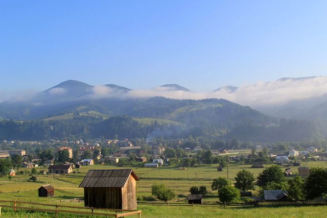 Відпочинок в Карпатах весною