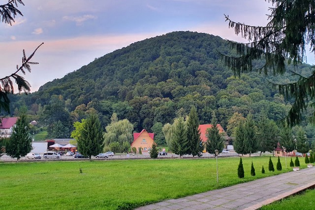 Карпати цікаві місця весною