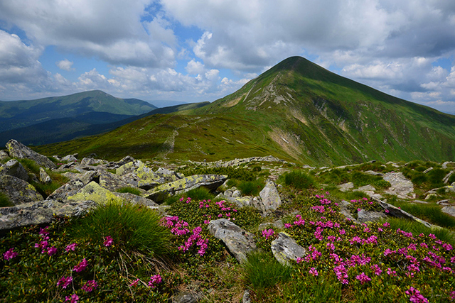 Куди поїхати в Карпати весною
