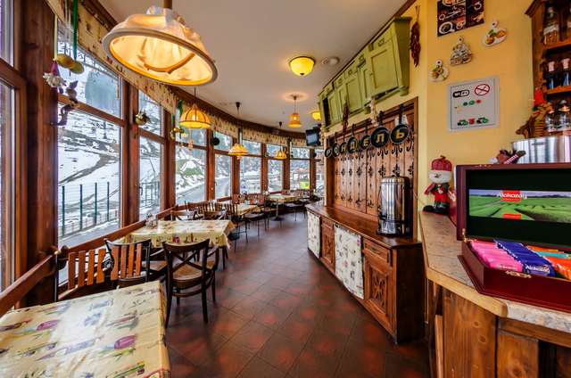 Буковель ресторан Rondel Bar & Grill